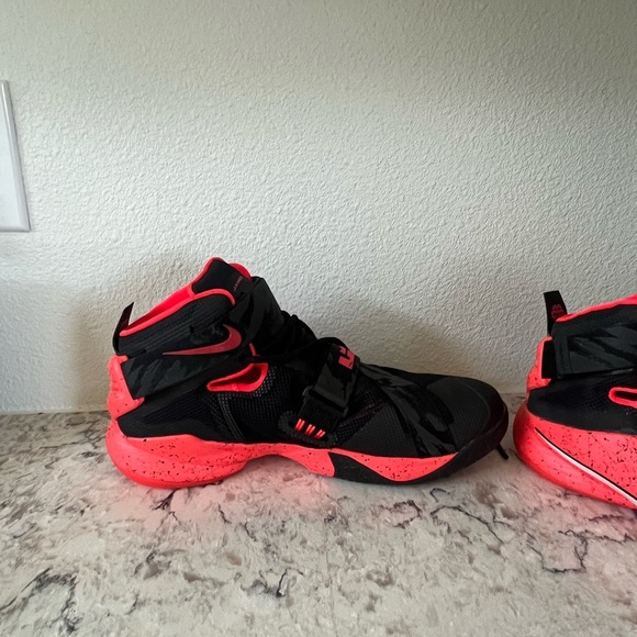 Nike LeBron James High-Top Athletic Shoes - Picture 4 of 9